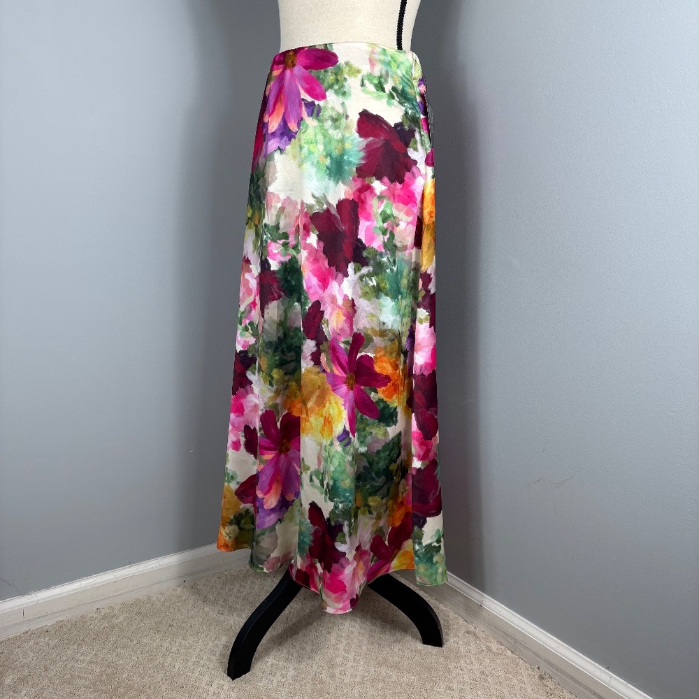 Vince Camuto | Floral-Print A-Line Midi Skirt - Picture 7 of 7
